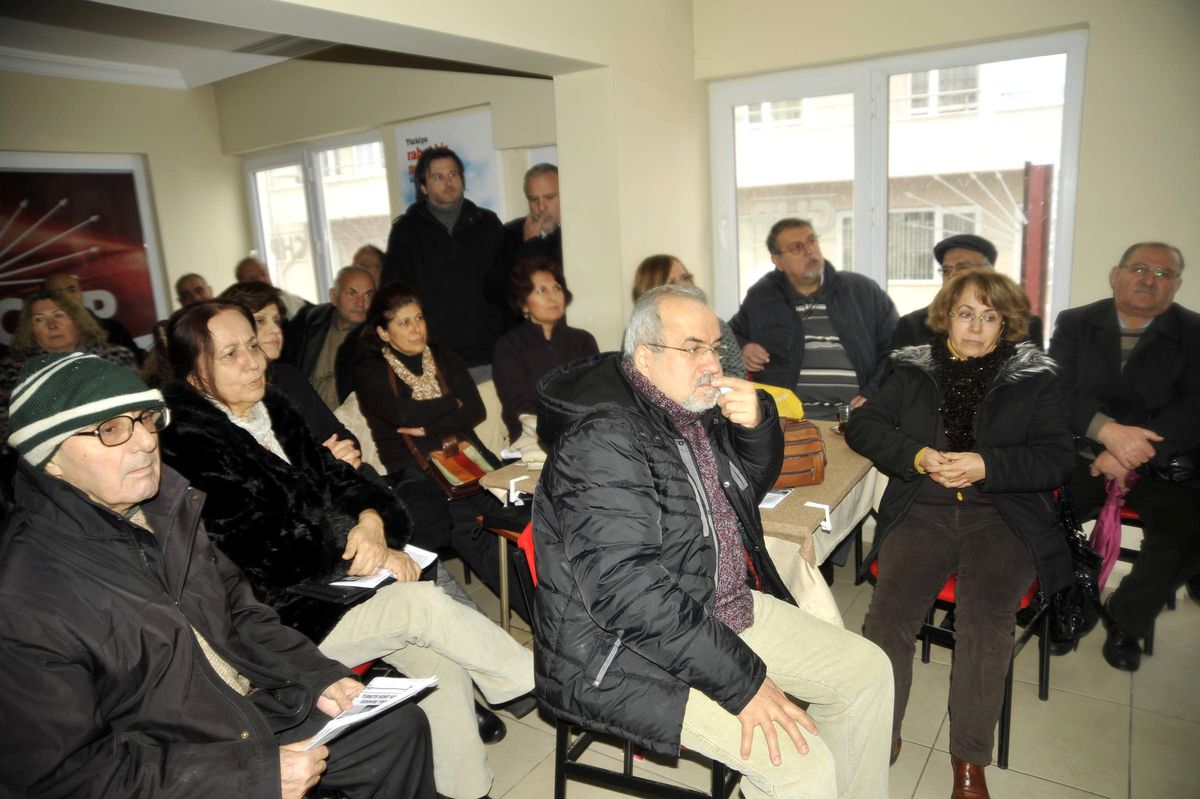 Nazilli CHP\'de Erhan Algan Adaylığını Açıkladı