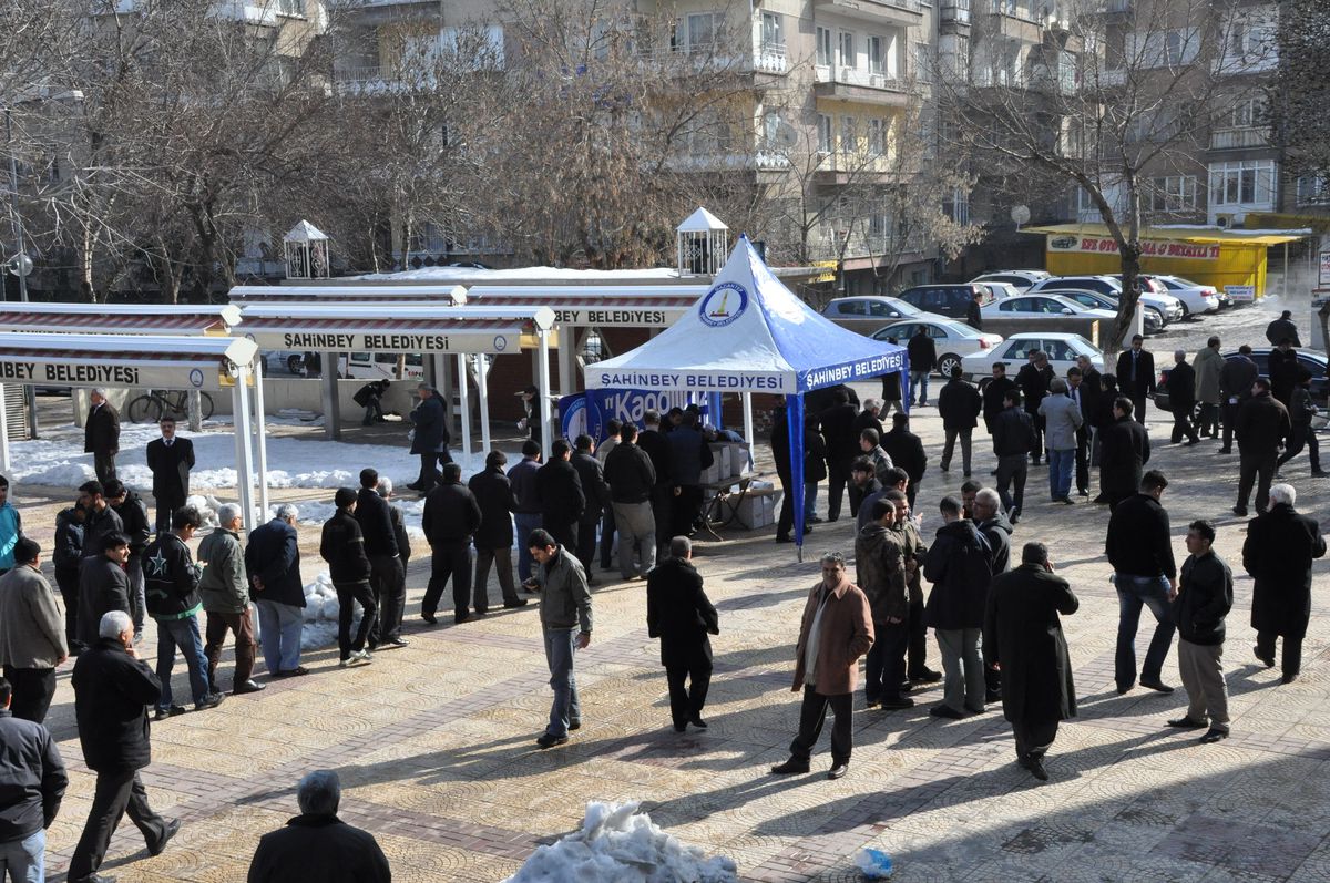 Şahinbey'den Vatandaşlara Kandil Simidi