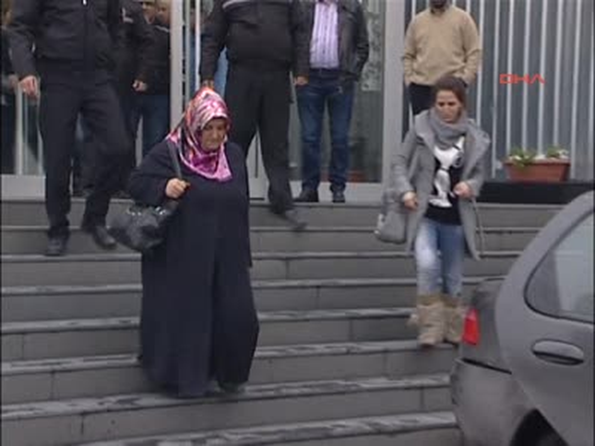 Sözleşmeyle Kızını Sattığı Öne Sürülen Baba, Tv Programına Katıldı