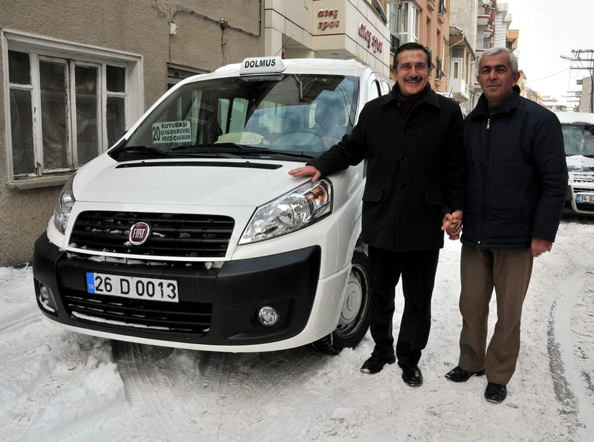 Tepebaşı Beleidye Başkanı Ahmet Ataç, Taksi ve Dolmuş Duraklarını Ziyaret Etti