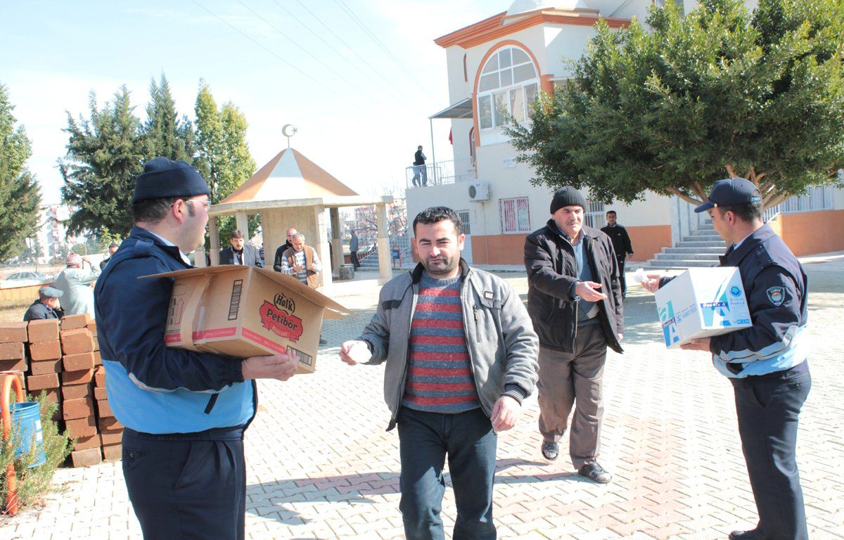 Toroslar Belediyesi Kandil Lokumu Dağıttı