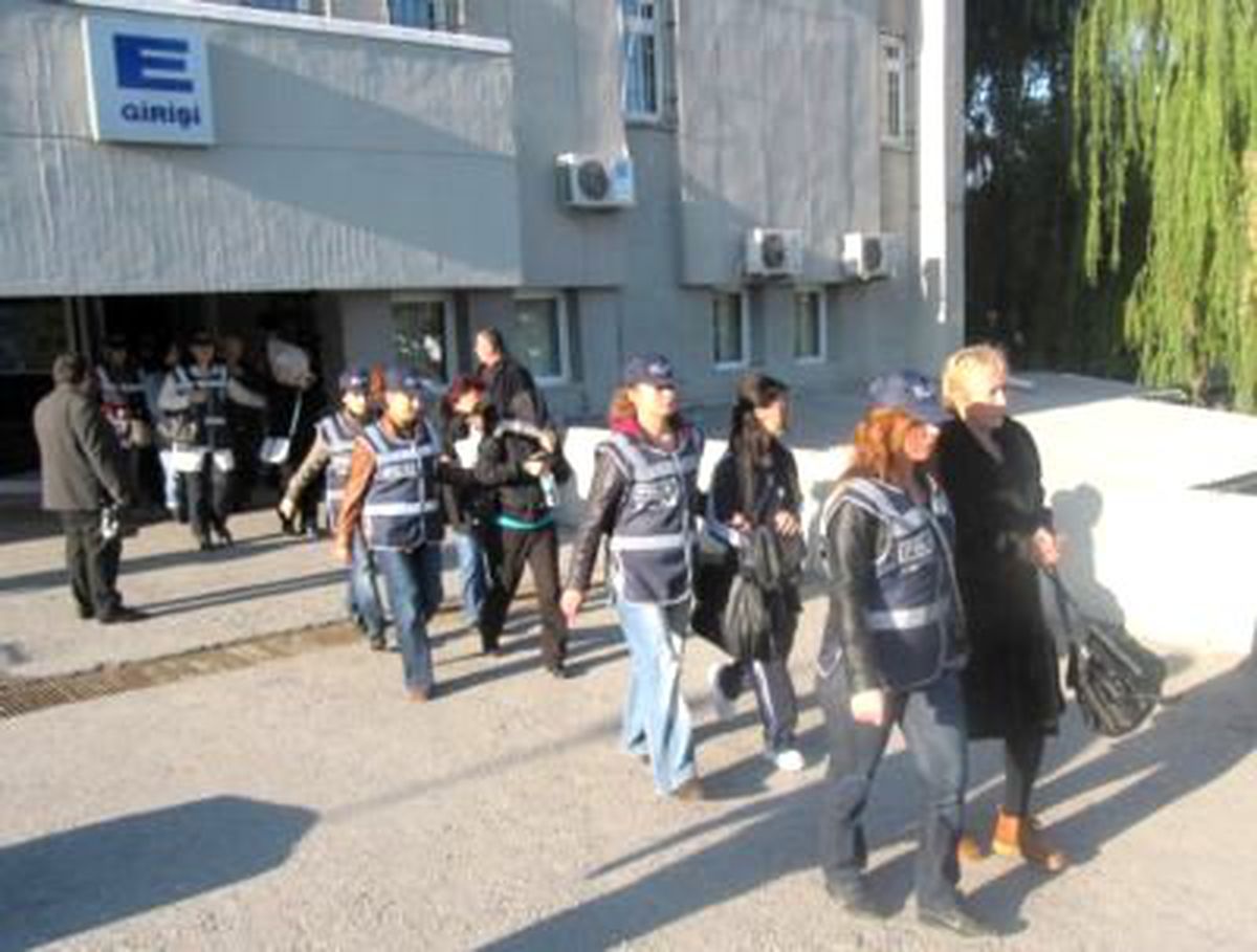 Trabzon'da Fuhuş Operasyonu: 22 Sınırdışı, 2 Tutuklama
