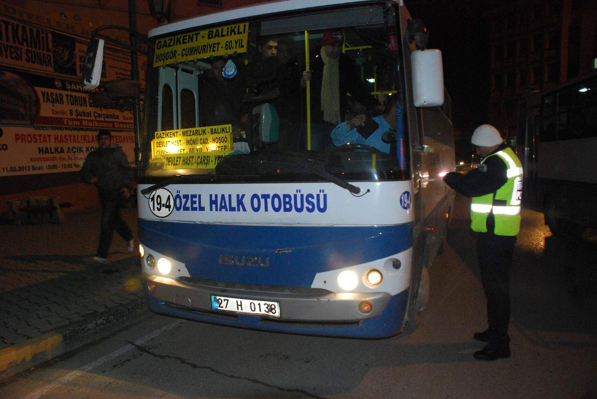 Trafik Polisleri Halk Otobüslerine Göz Açtırmıyor
