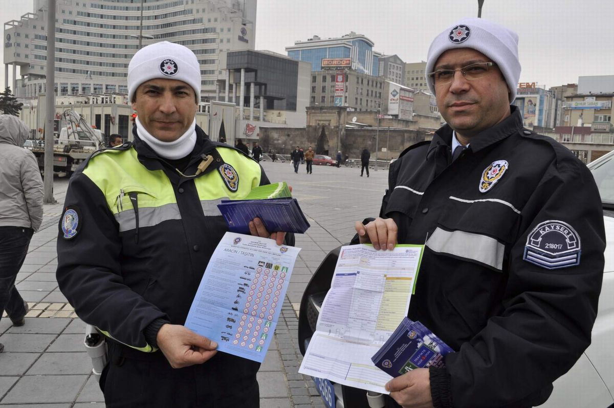 Trafikte Huzur İçin 20 Bin Broşür Dağıtıldı