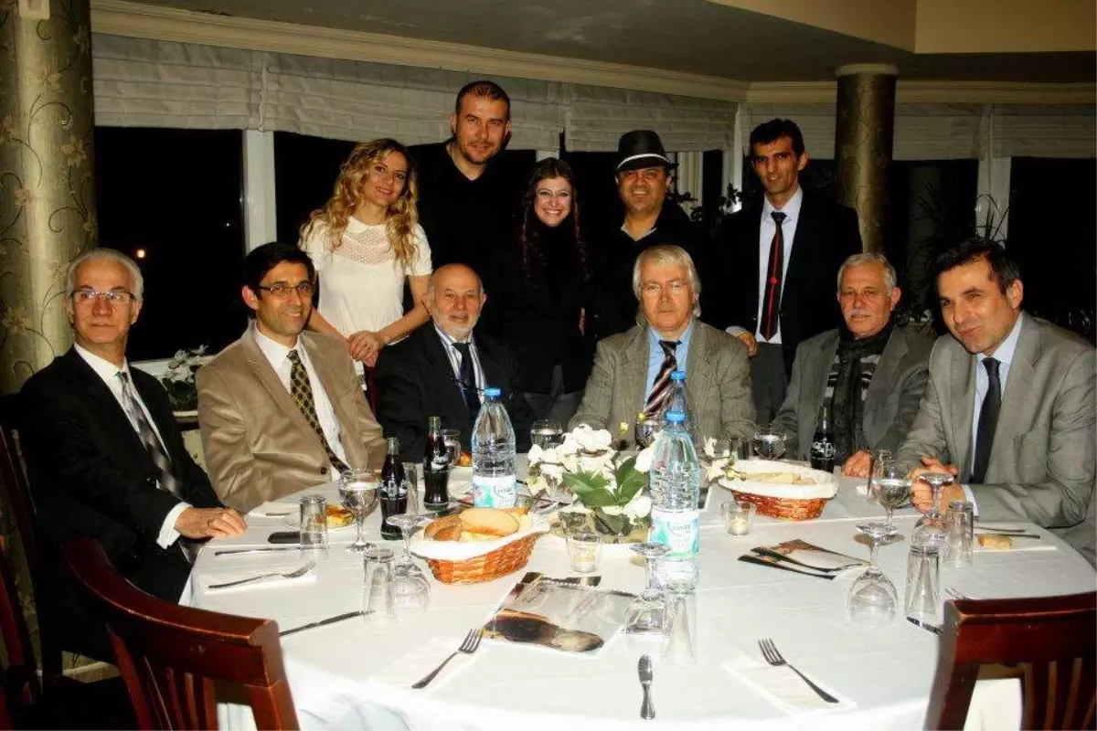 Usta Makaslardan Anlamlı Gece