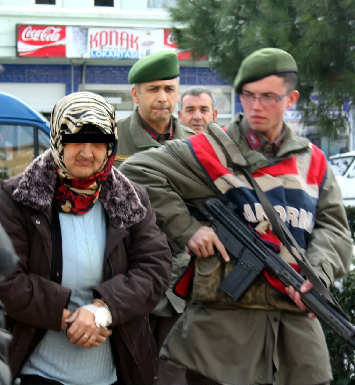 Bebeklerini Hayvanlara Yem Yapmışlar