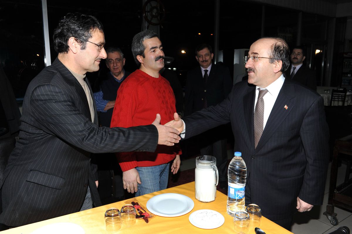 Belediye Başkanı Gümrükçüoğlu\'ndan Kültür Araştırma Kurulu\'na Yemek