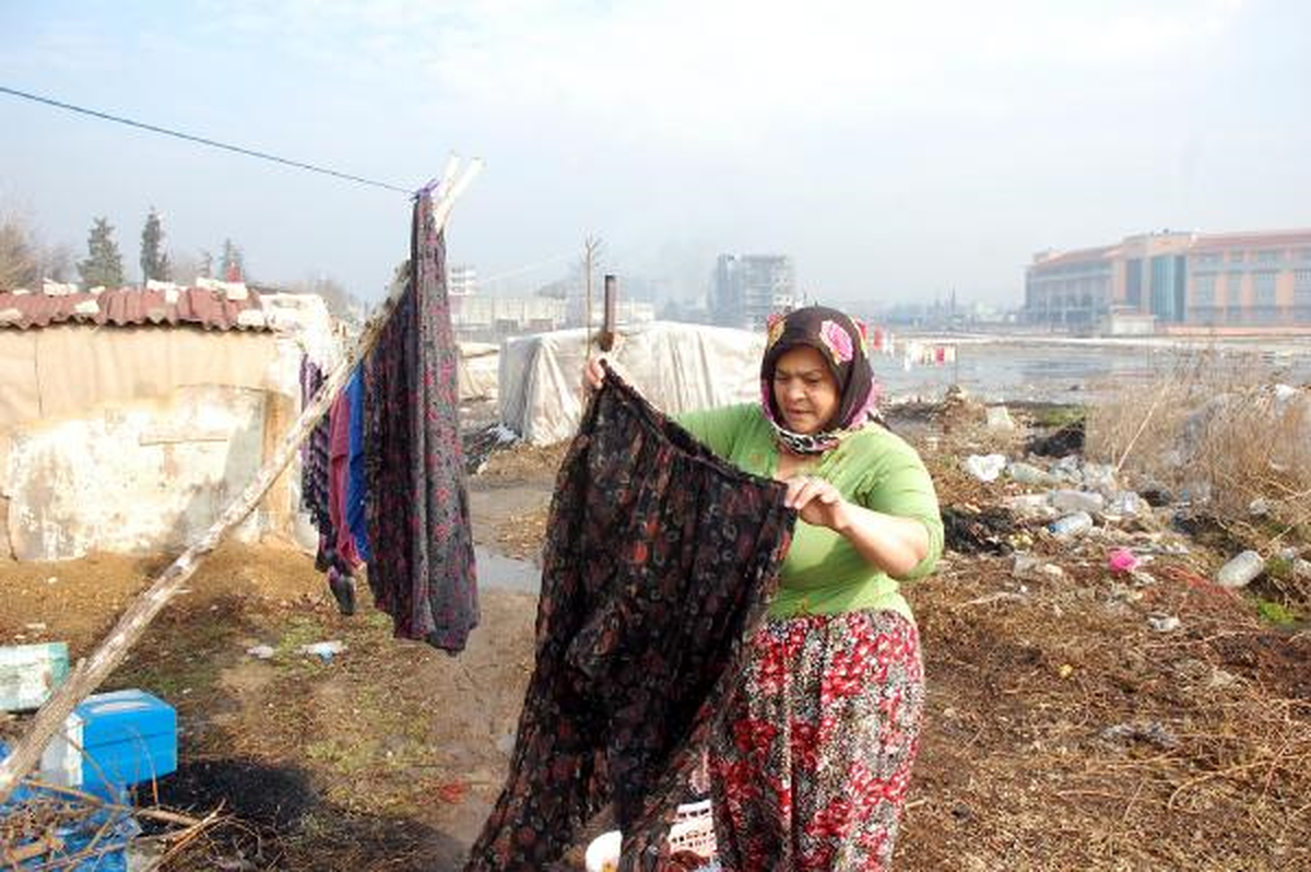 Çadırda Yaşayan Romanlar Ev Sahibi Olacak