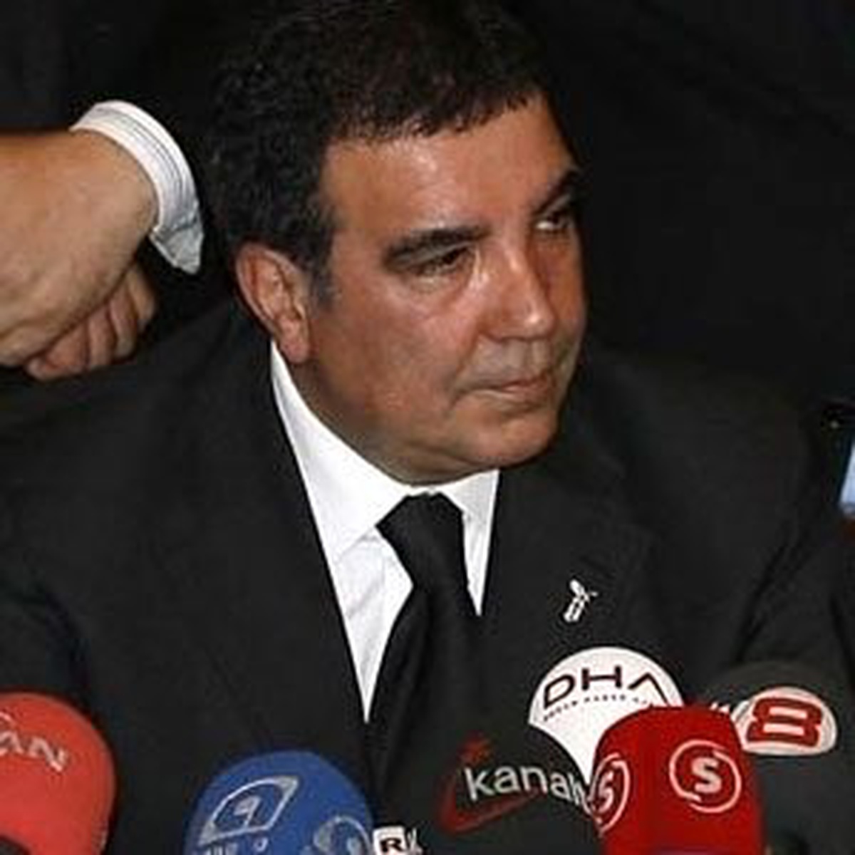 Chp'li Toprak: Elinizi Gençlerimizden Çekin