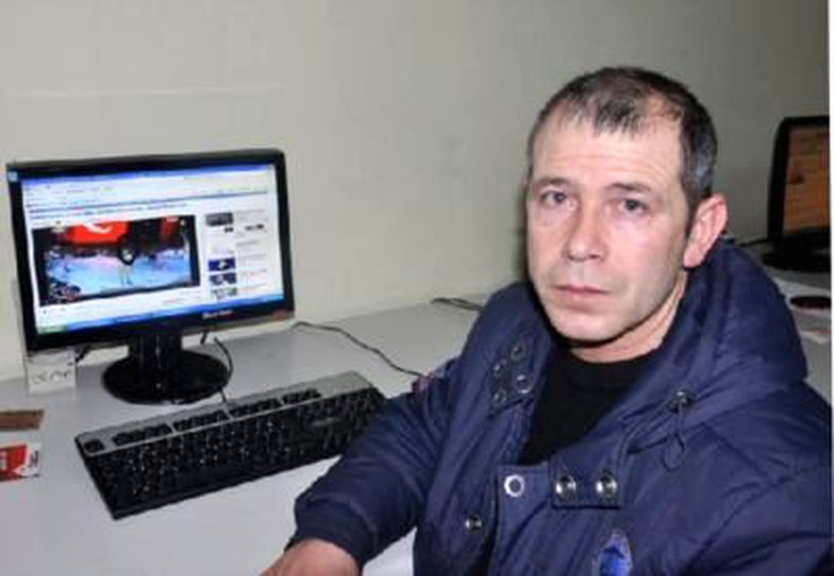 Facebook'ta Şarkı Paylaştı İşinden Oldu