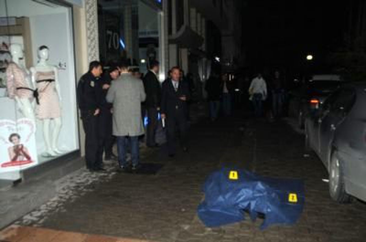İzmir'de Silahlı Kavga: 1 Ölü, 3 Yaralı
