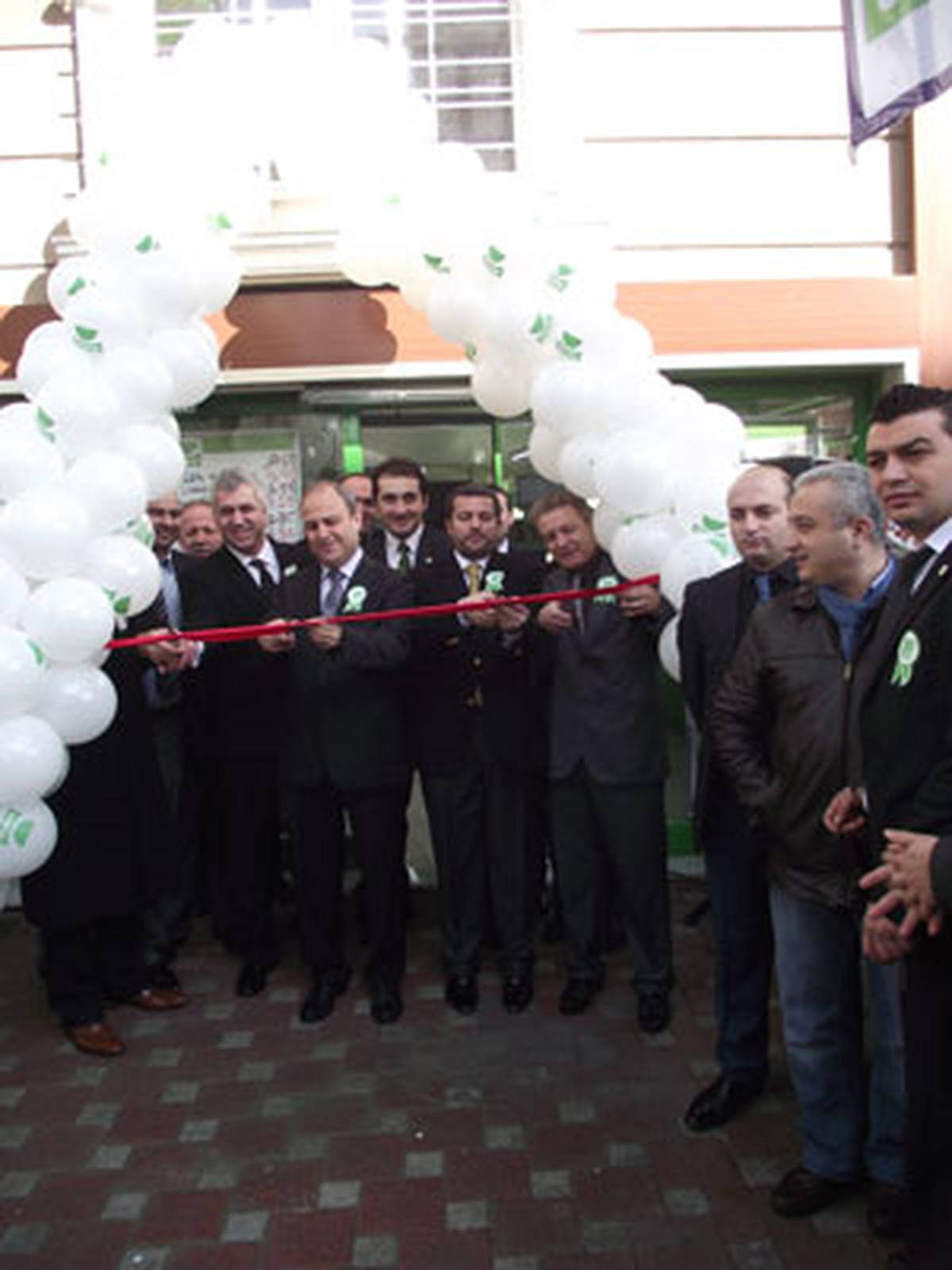 Onurex 100. Mağazasını Avcılar\'da Açtı