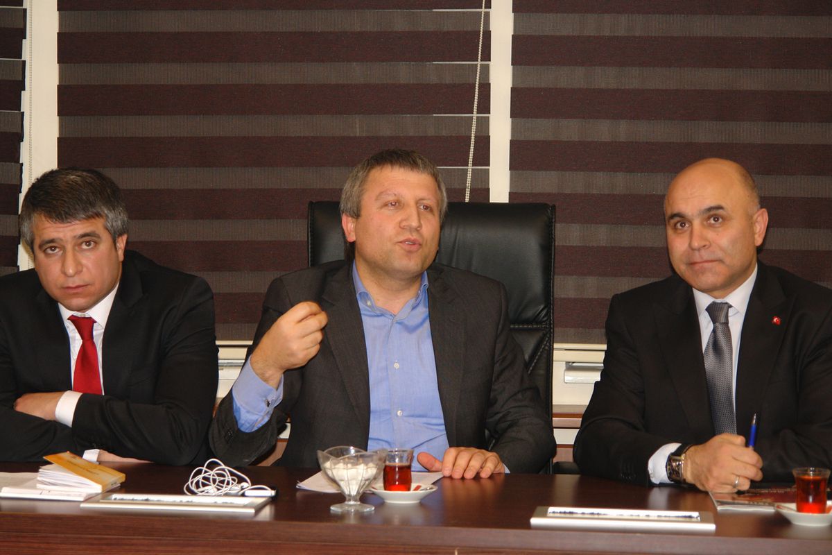 AK Parti'den Korkut'a Başarı Plaketi