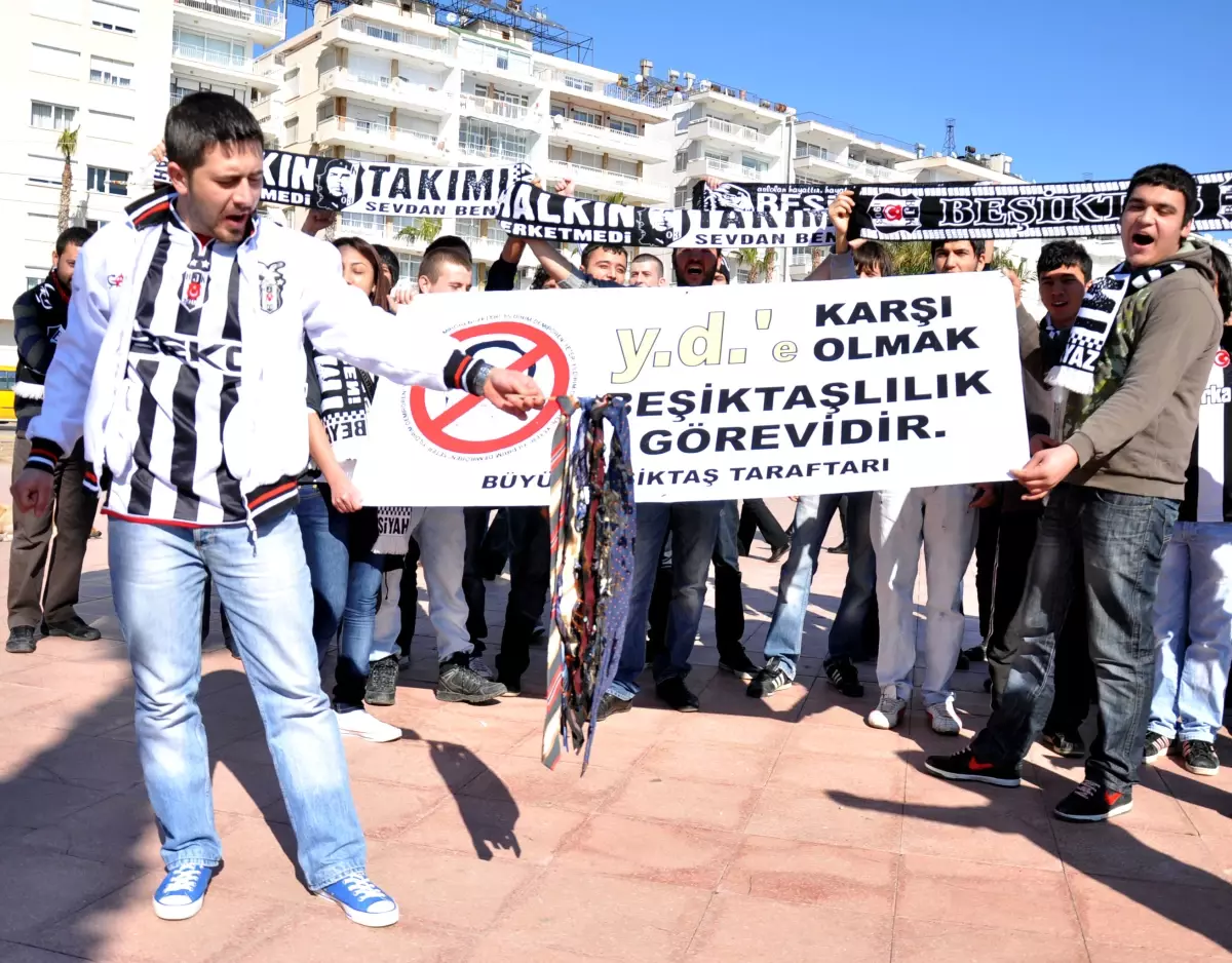 Beşiktaşlı Taraftarlardan Başkanlarına İstifa Çağrısı