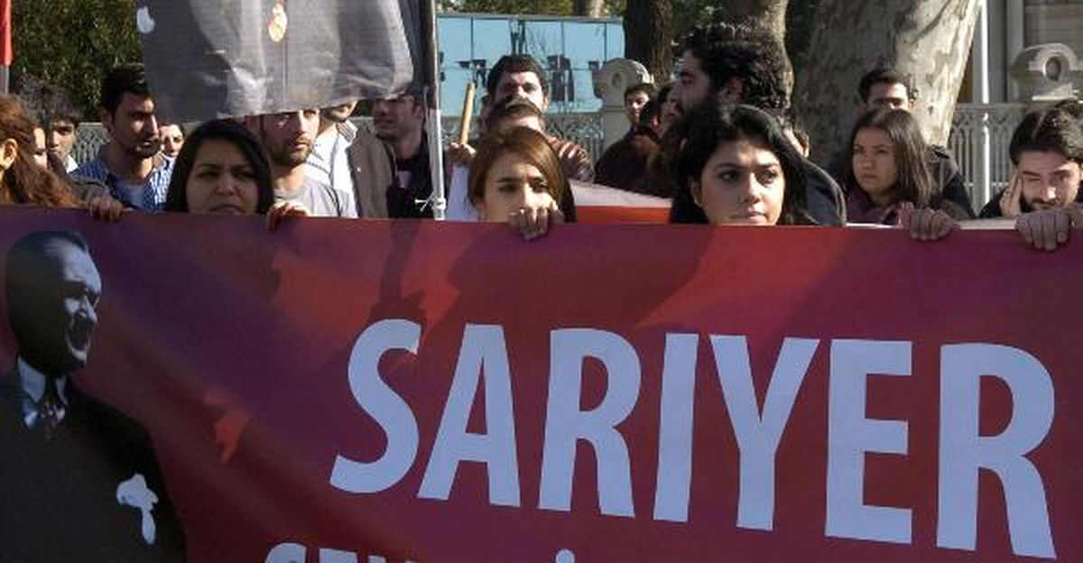 CHP'li Gençlerden 'Dindar Nesil' Protestosu