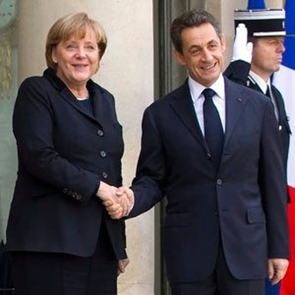 Merkel'den Sarkozy'ye Seçim Desteği