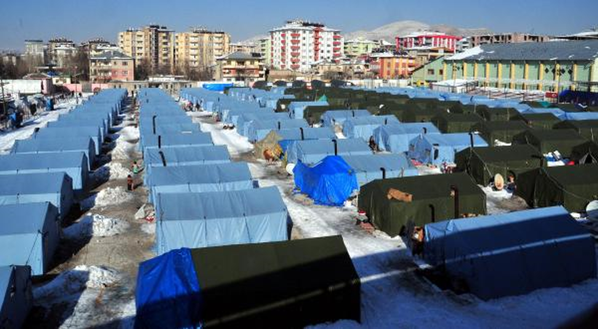 Van'da 7 Bin 500 Depremzede Çadırlarda Yaşıyor