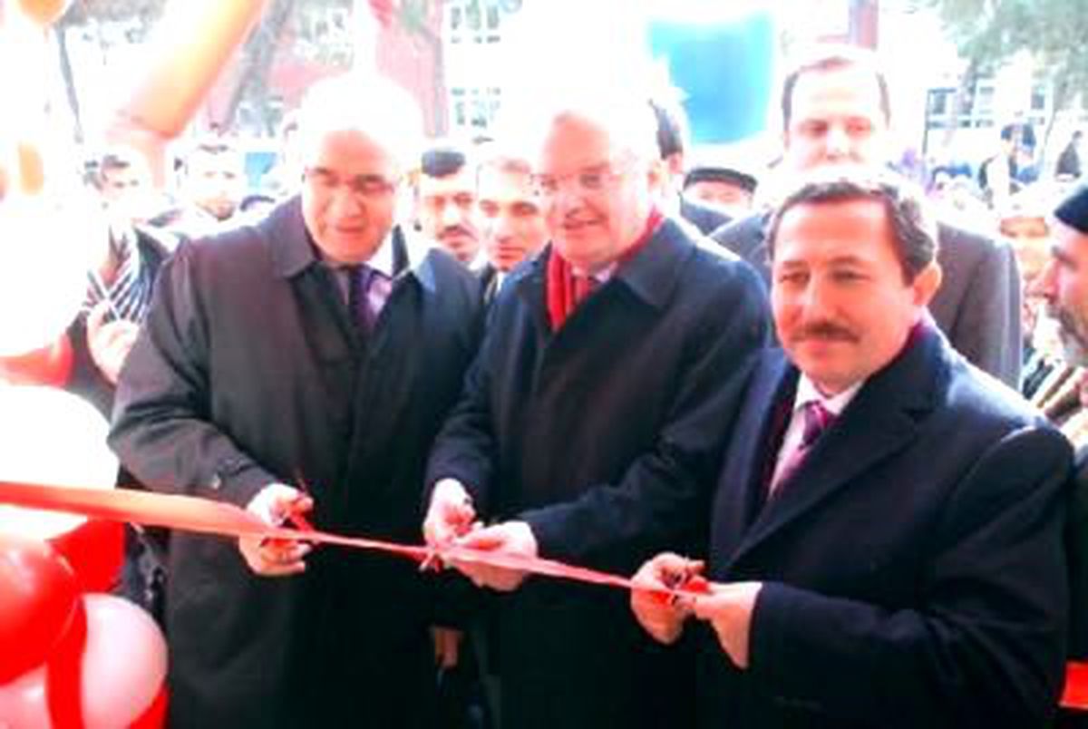 Afyonkarahisar Valisinden Market Açılışı Açıklaması