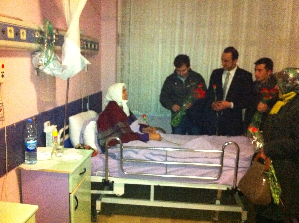 Ak Partili Gençlerden Anlamlı Ziyaret