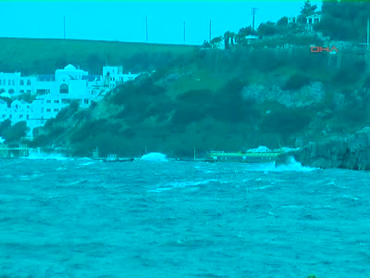 Bodrum\'da Fırtına Etkili Oluyor