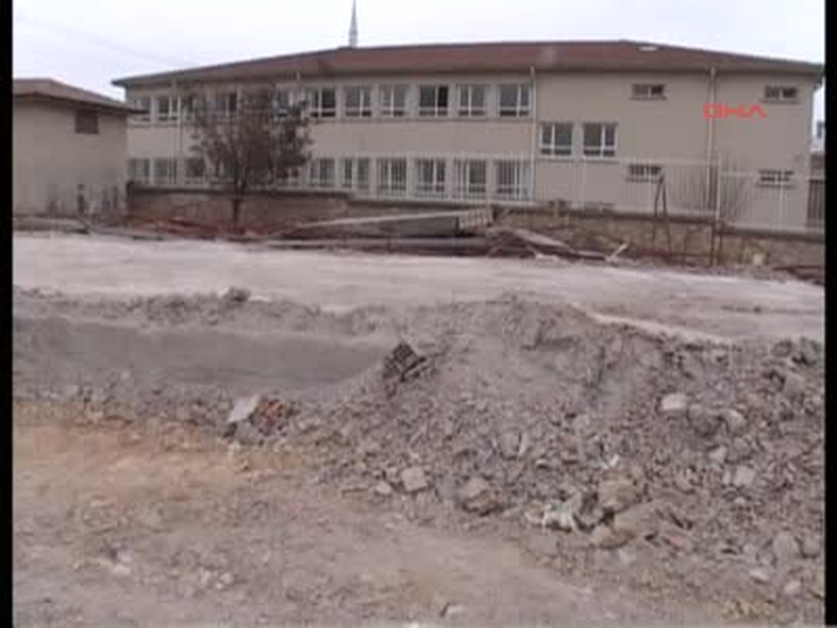 Chp, Yanlış Yıkım Yapılan Ermeni Mezarlığında Basın Açıklaması Yaptı