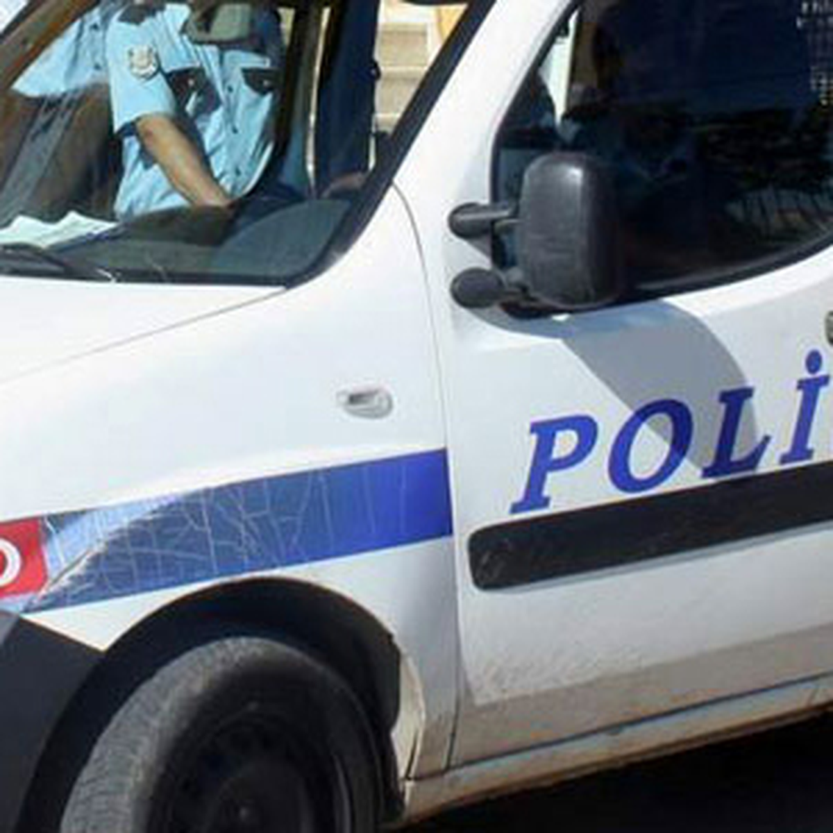 Diyarbakır'da Polis Aracına Saldırı