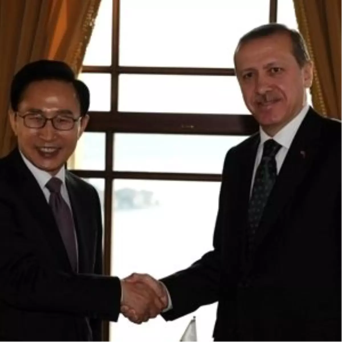 Erdoğan, Myung-bak ile Görüştü