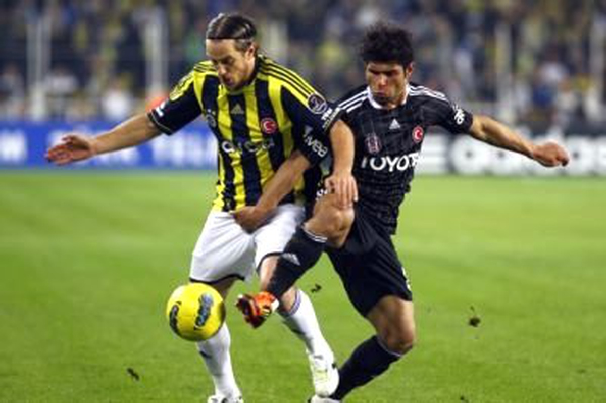 Fenerbahçe Beşiktaş'ı 2-0 Mağlup Etti