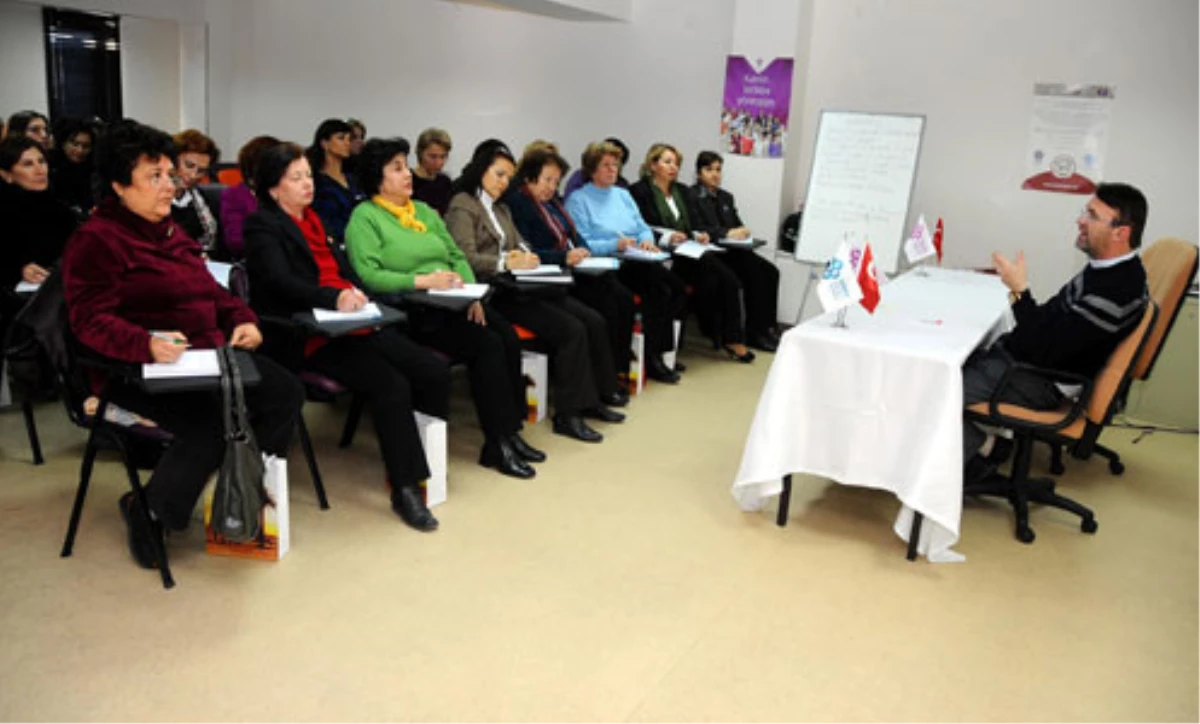 İzmirli Kadınlar Siyasete Hazırlanıyor