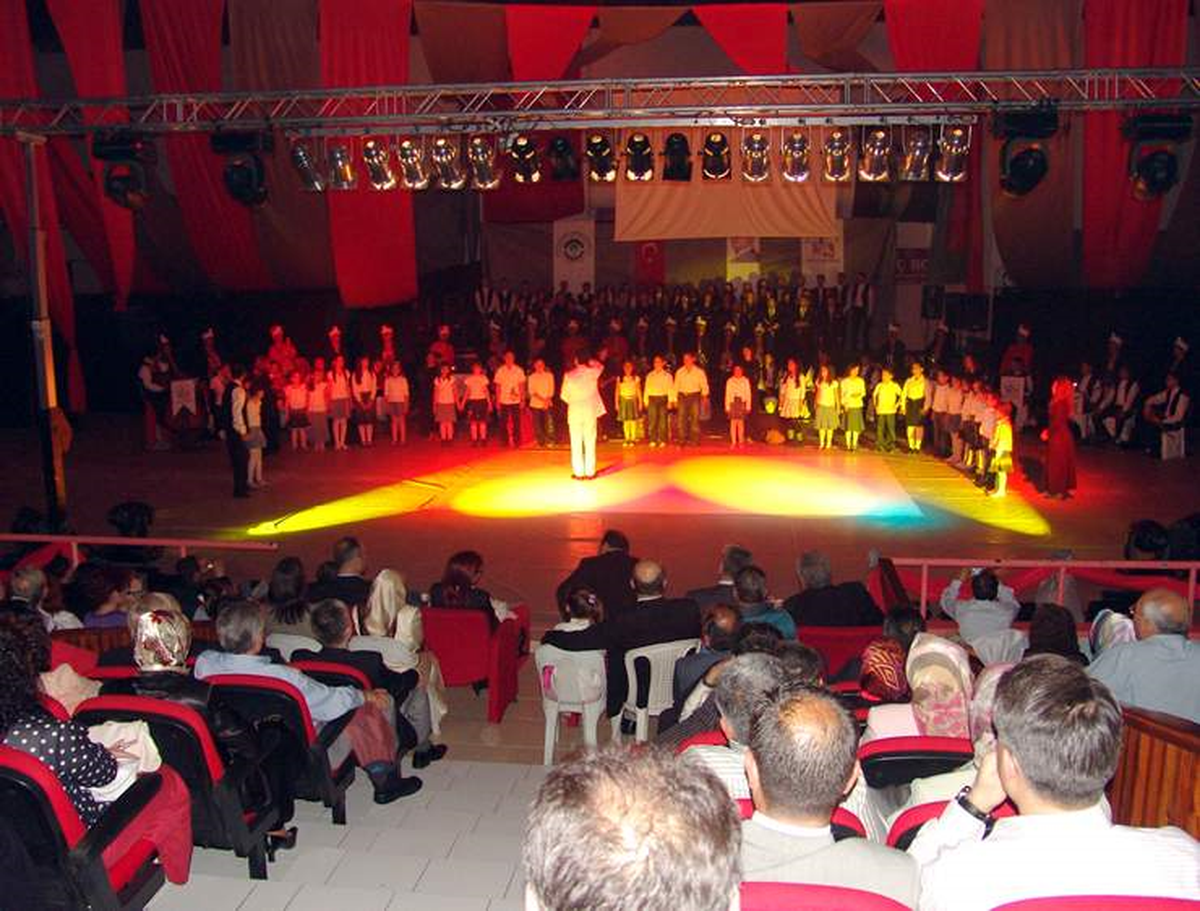 Konservatuara Açılan Kapı, Gösteri ve Sahne Sanatları Merkezi