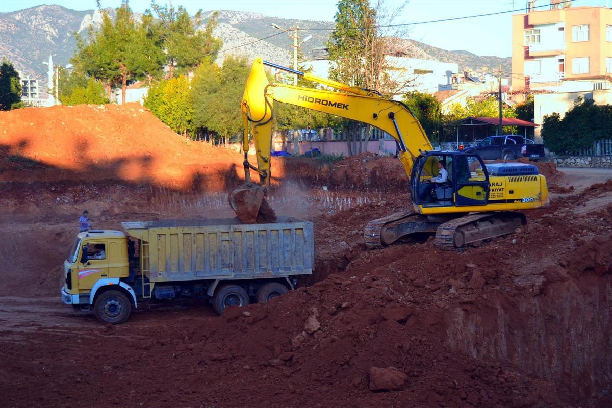 Kozan'a Kültür Merkezi Yapılıyor