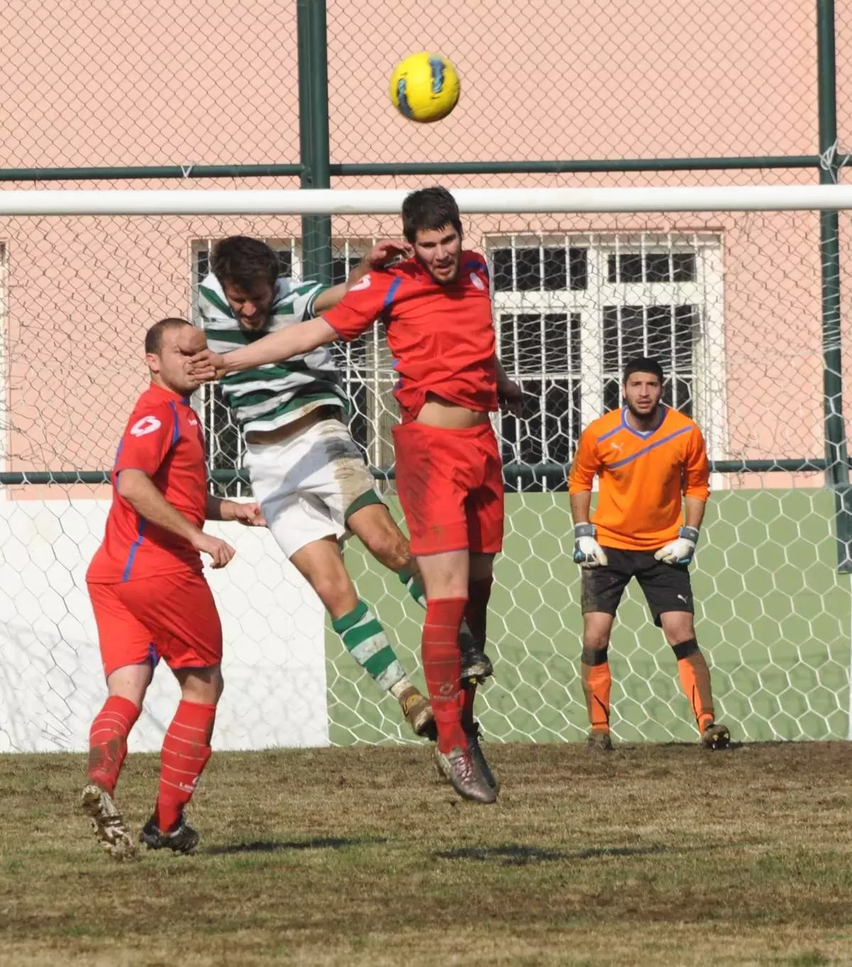 Manisa Belediyespor, Balıkesir\'i Rahat Geçti