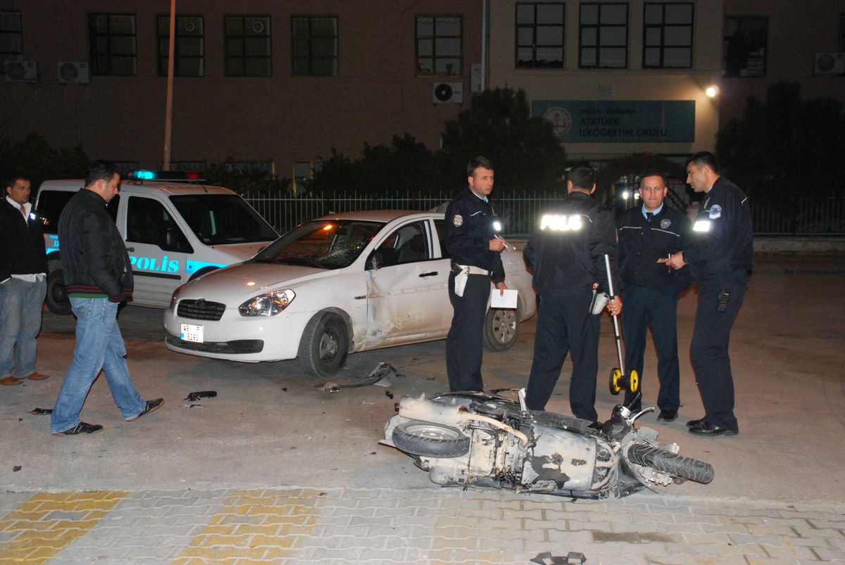 Marmaris'te Trafik Kazası: 2 Yaralı