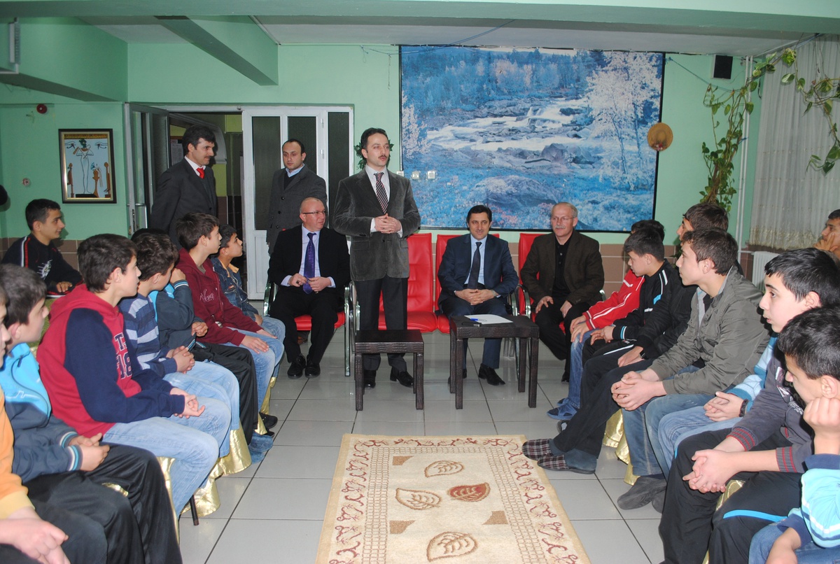 Müftü Öztürk, Yetiştirme Yurdundaki Gençlerle Söyleşi Yaptı