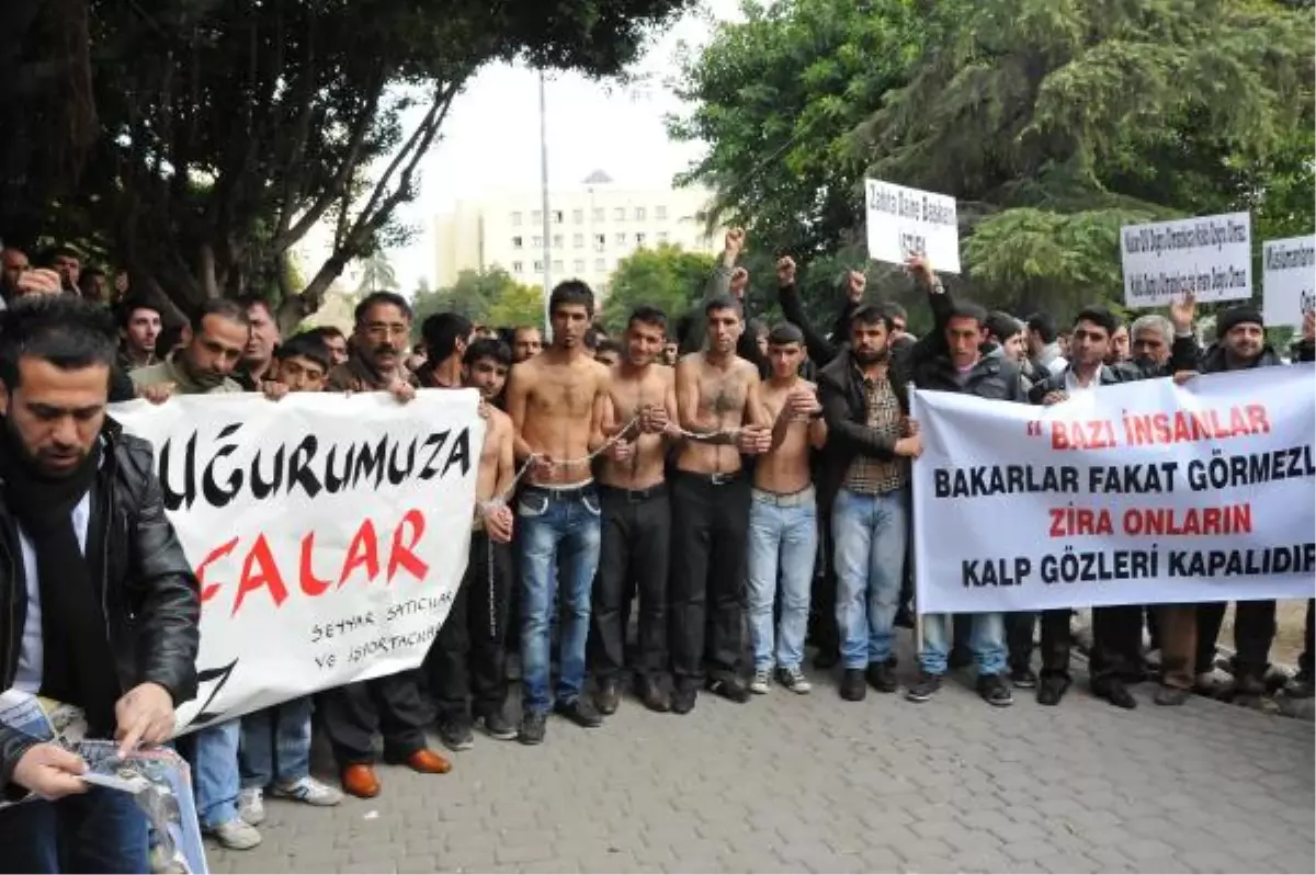 Seyyar Satıcılardan Çıplak Protesto