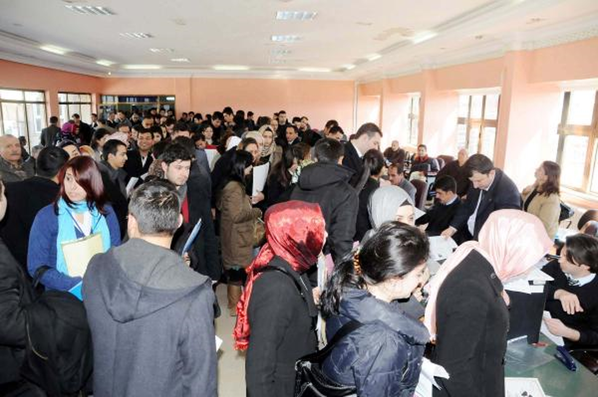 Yeni Atanan 2370 Öğretmen Şanlıurfa\'ya Geldi