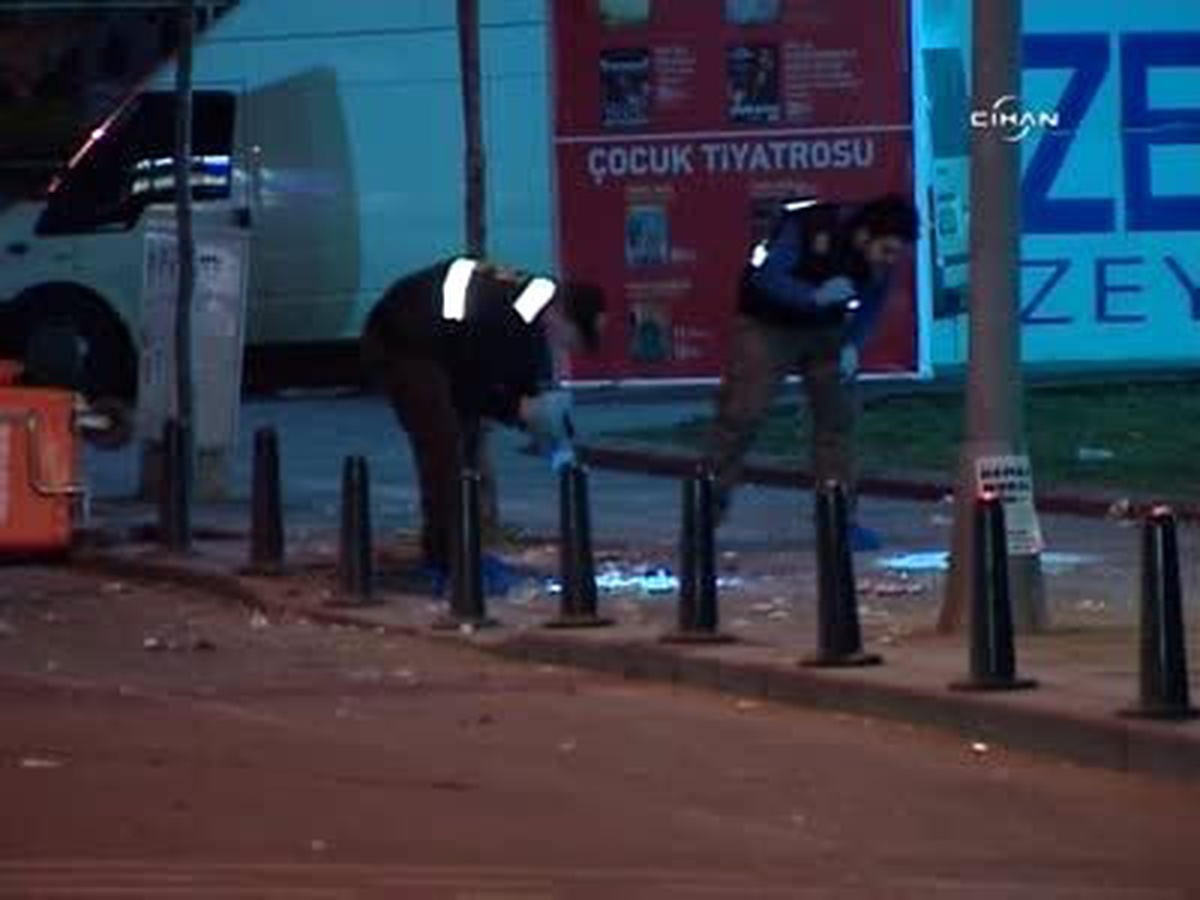 Zeytinburnu'nda Ses Bombası Patladı