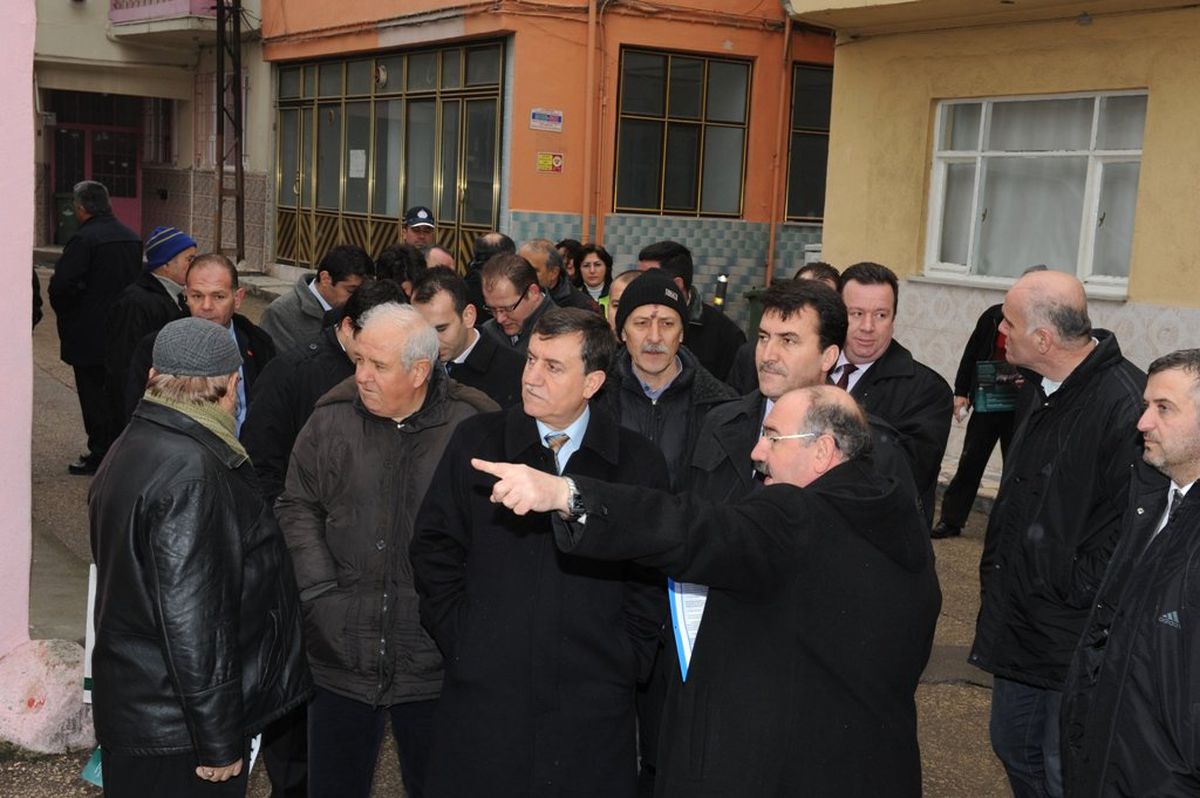 Başkan Yollarda