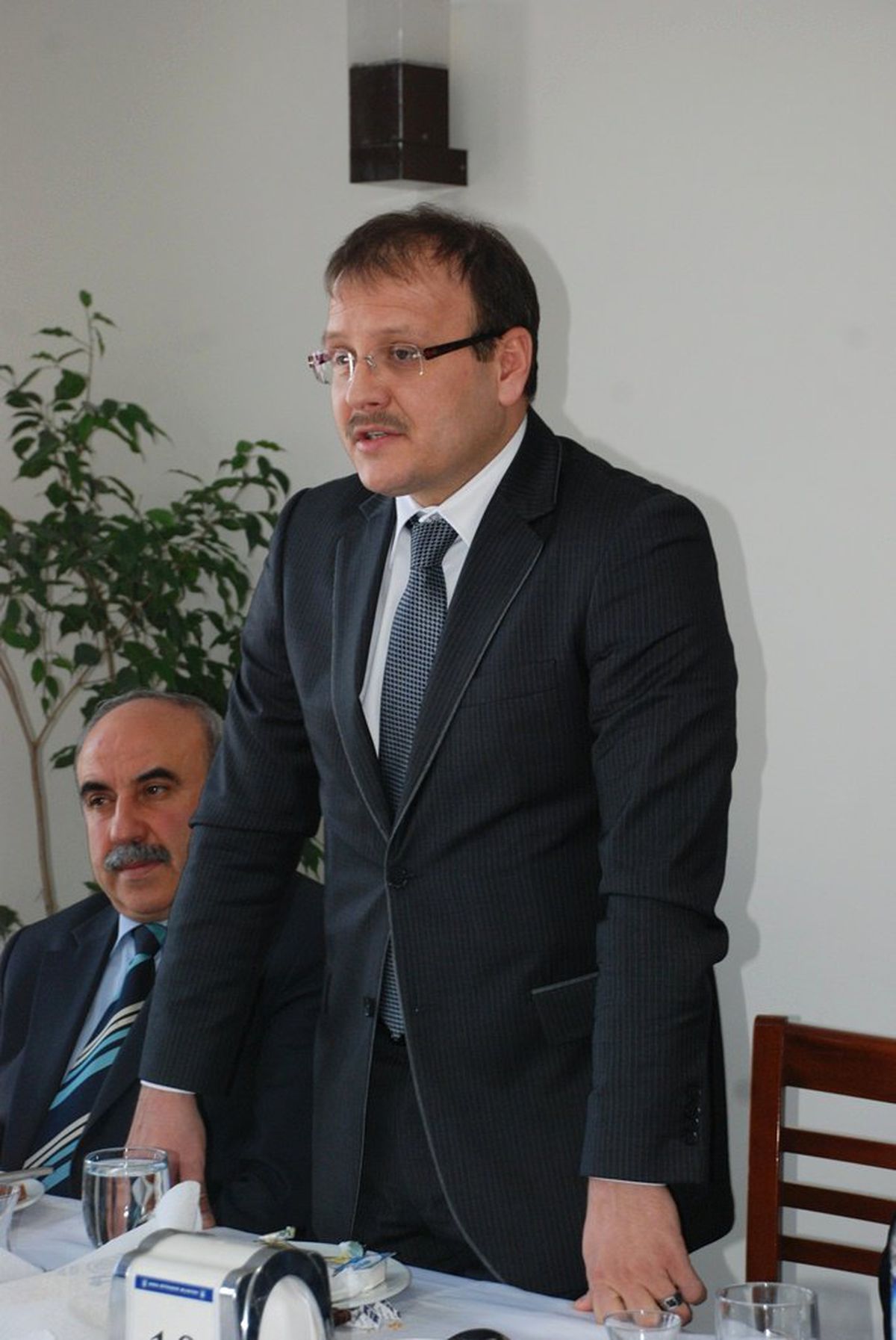 Çavuşoğlu, Yıldırım İlçe Teşkilatıyla Kahvaltıda Bir Araya Geldi
