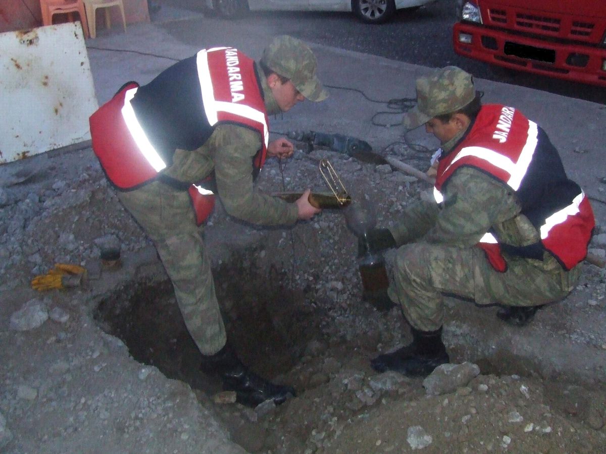 Diyarbakır\'da Kaçak Akaryakıt Operasyonu
