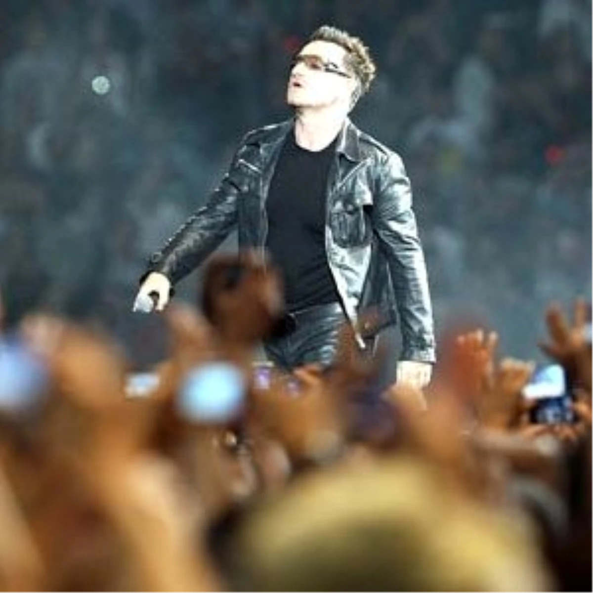 Dünya U2 İçin Döndü
