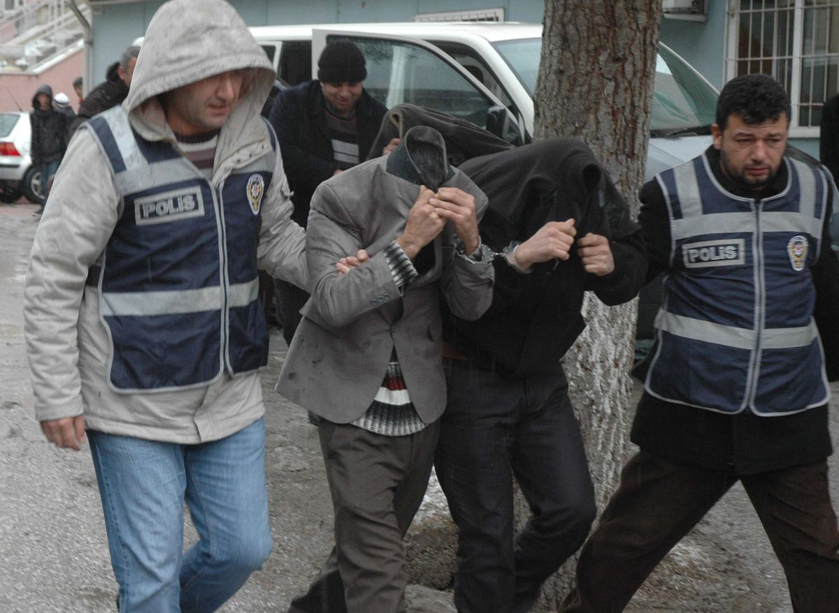 Ev, İş Yeri ve Minibüs Soyan Hırsızlar Yakalandı