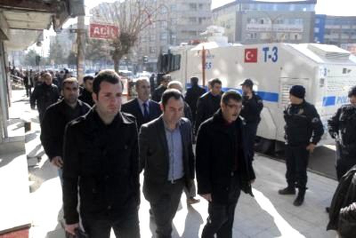 Hakkari'de Operasyon: 17 Kişi Gözaltında (1)