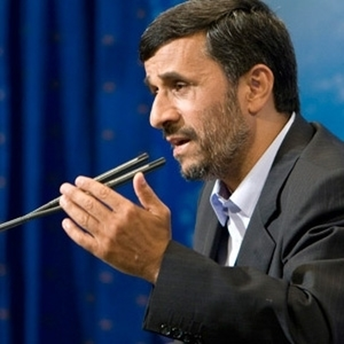 Meclis Ahmedinejad'ı Açıklamaya Çağırdı