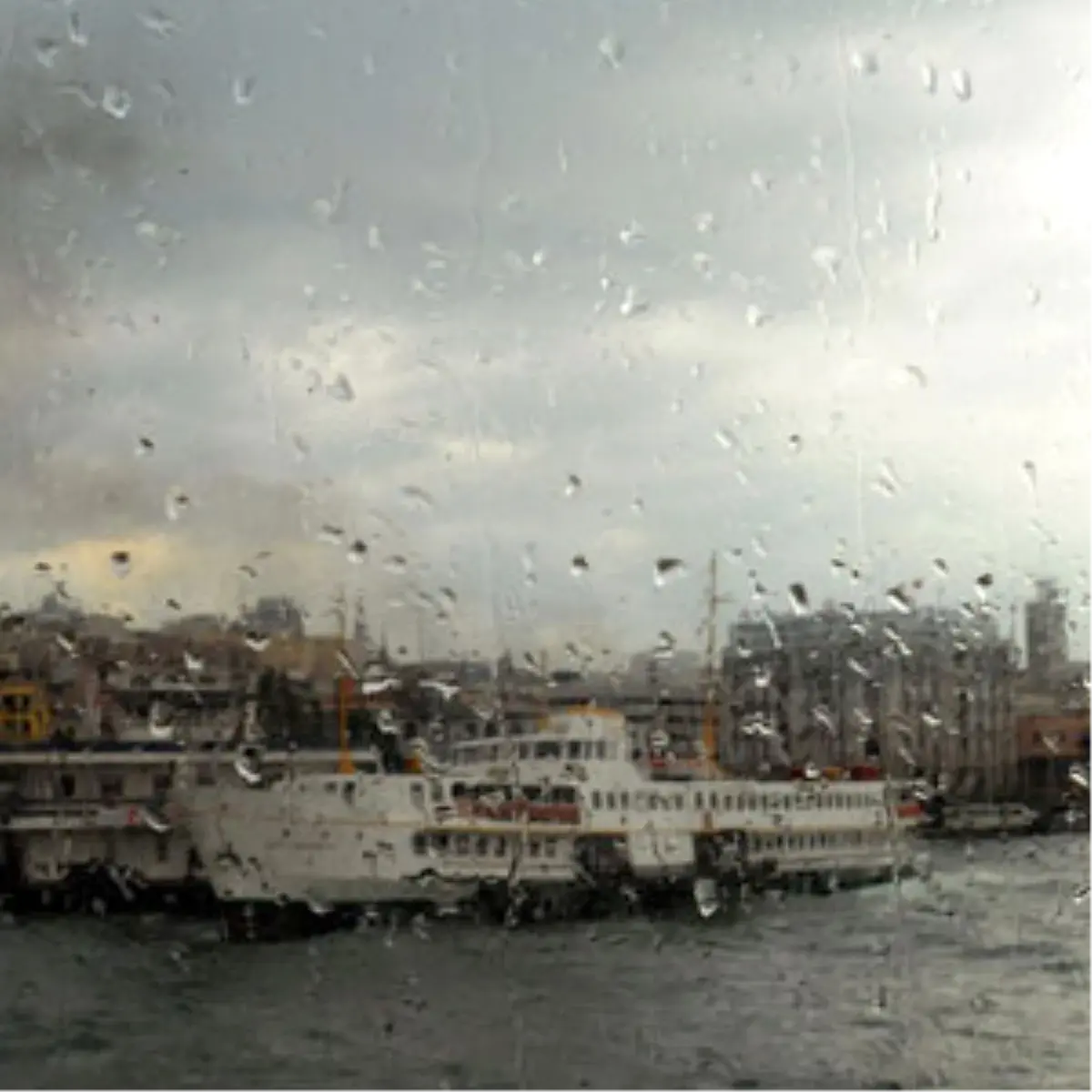 İstanbul\'da Yağmur Etkili Oluyor