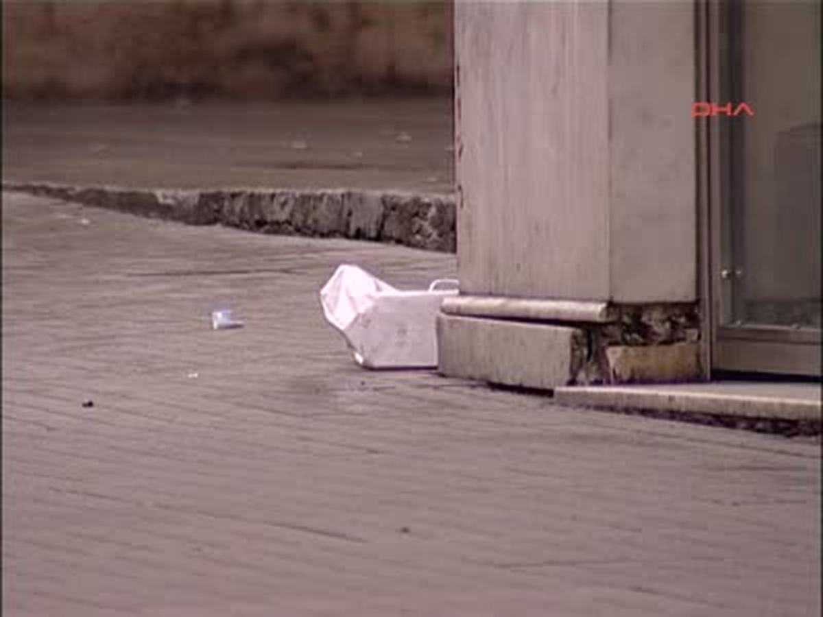İstiklal Caddesi'ni Kapatan Paket