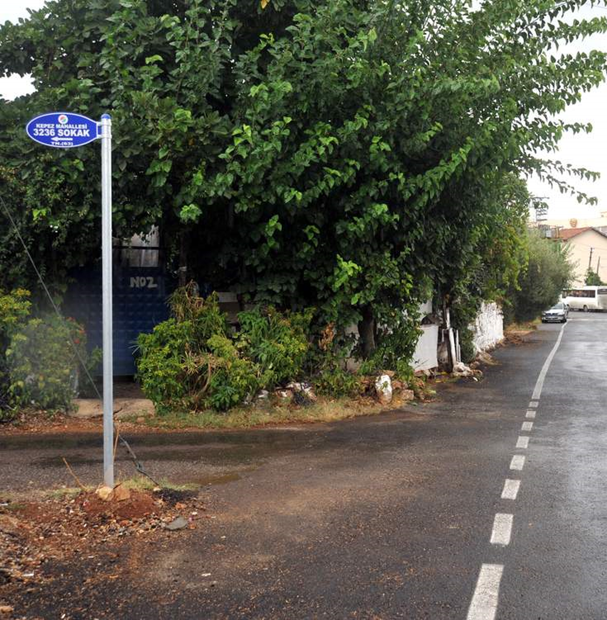 Kepez'de Sokak ve Yön Levhaları Yeniliyor