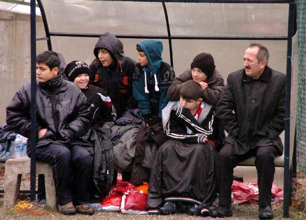 Küçük Futbolcular Soğukta Üşüdü