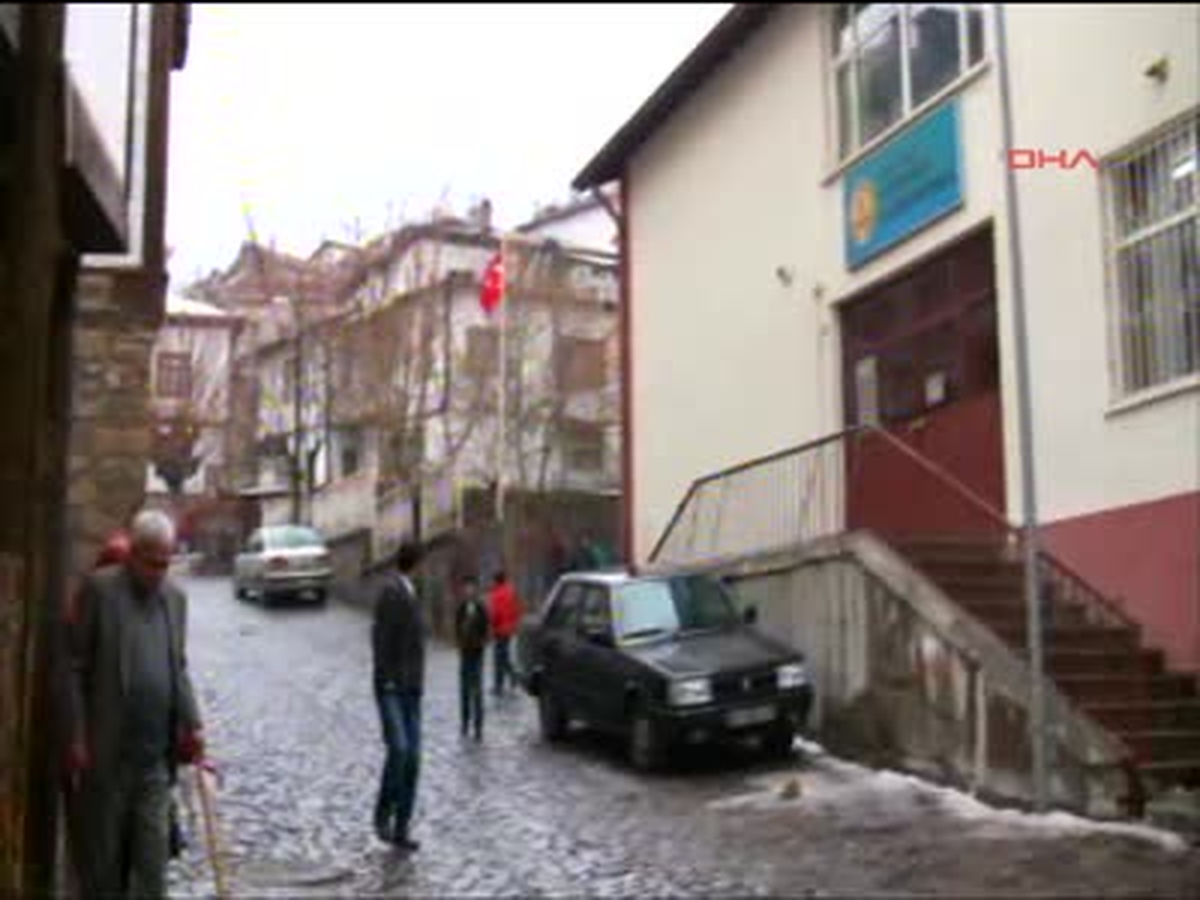 Okulun Duvarı Gece Göçtü, Faciadan Dönüldü