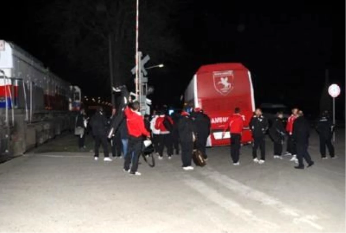 Samsunsporlu Futbolcular Ölümden Döndü